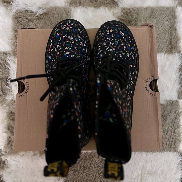 NEW Dr. Martens Page Courtney Floral Black Canvas Eye Lace Up Boots W 9 - Picture 2 of 4
